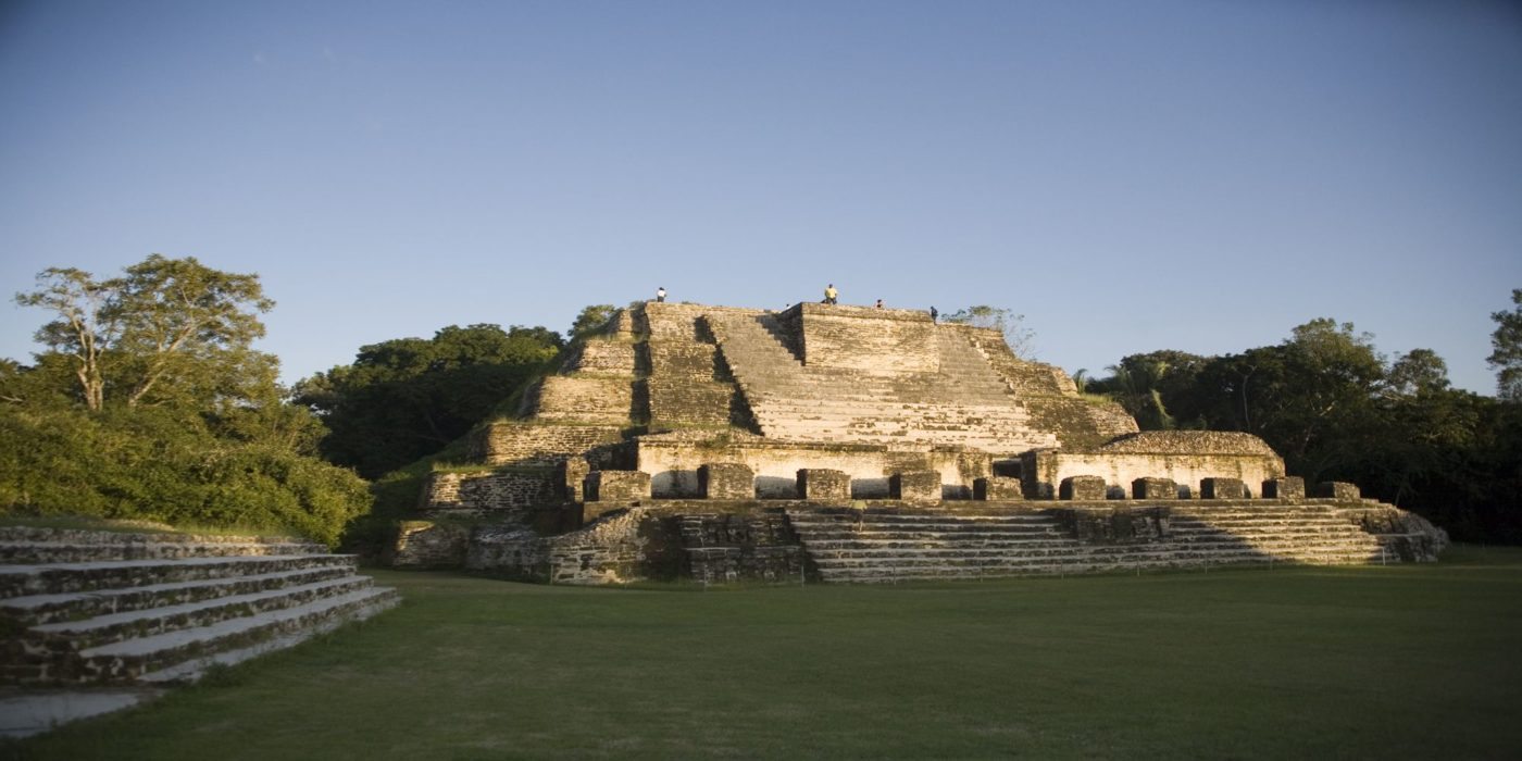 Belize_altan_ha_pyramid