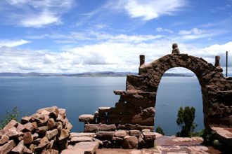 Isla-del-Sol-Lake-Titicaca-Bolivia