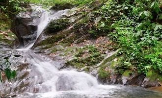 kuching-waterfall-malaysia