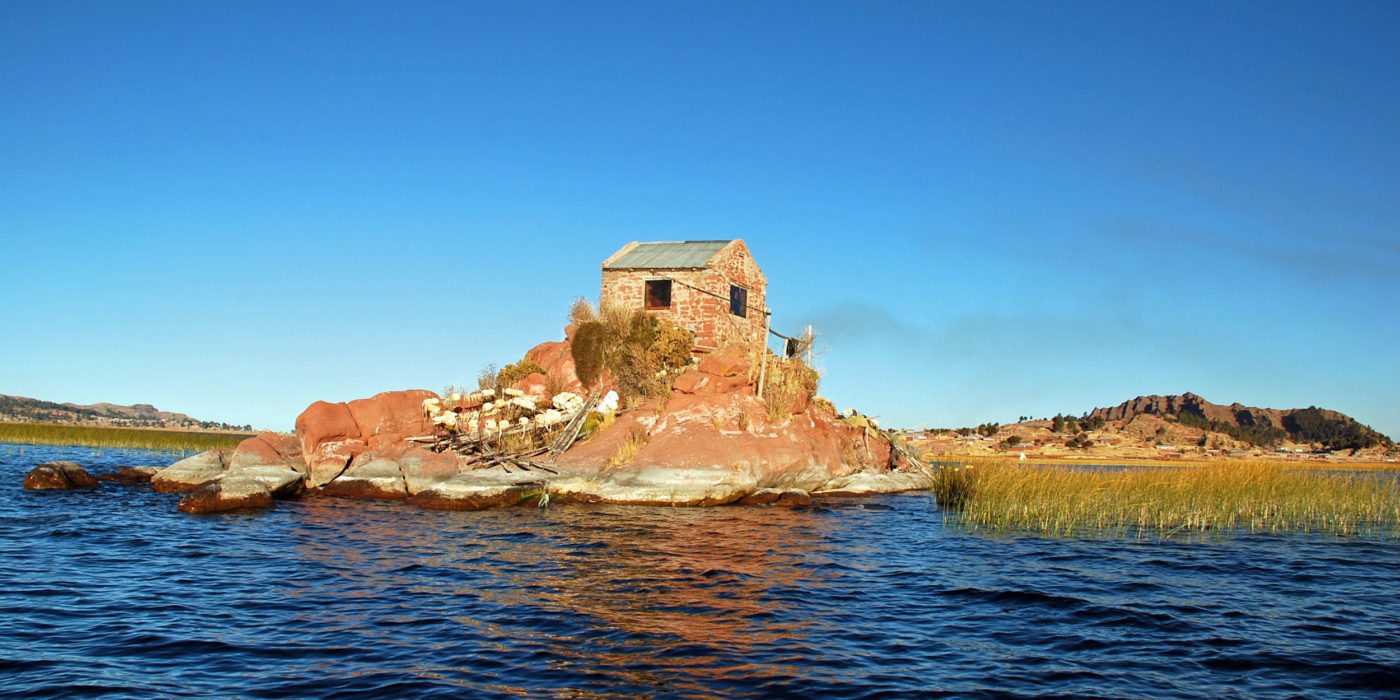 Lake-Titicaca-house-Peru Peru vacation package