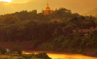 Luang_Prabang_Temple_River