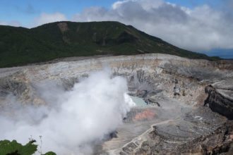 Poas-Volcano-steaming-Costa-Rica
