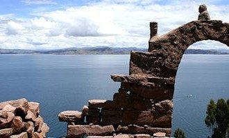 Puno-Lake-Titicaca-Isla-del-Sol_Peru