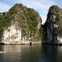 Vietnam_Halongbay_Kayaking