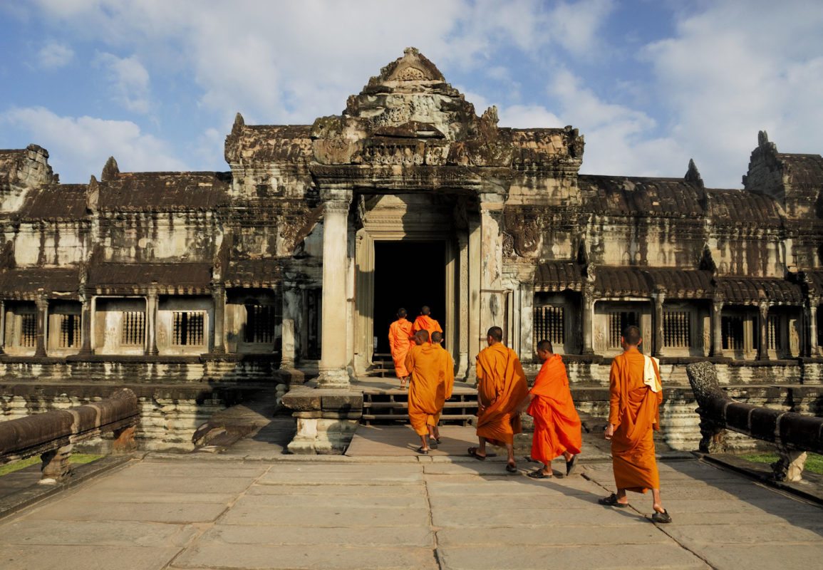 angkor_monks_cambodia