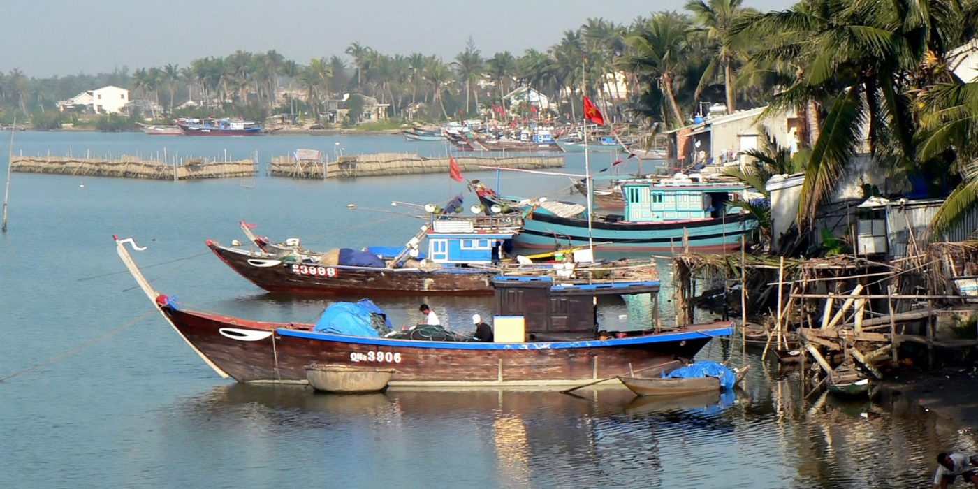hoi-an-vietnam-boat-port