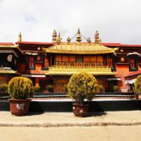 jokhang-temple-lhasa-tibet-blue-sky