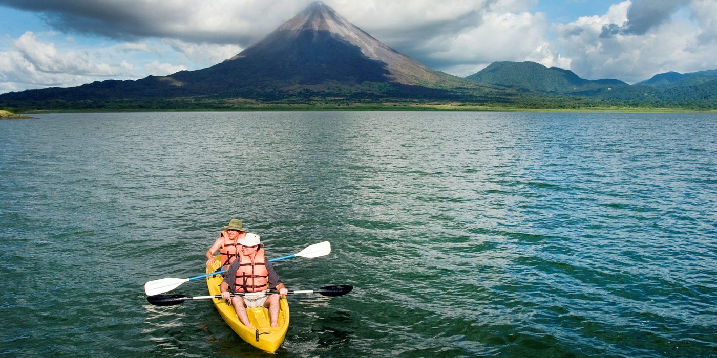 kayaking-lago-arenal-costa-rica
