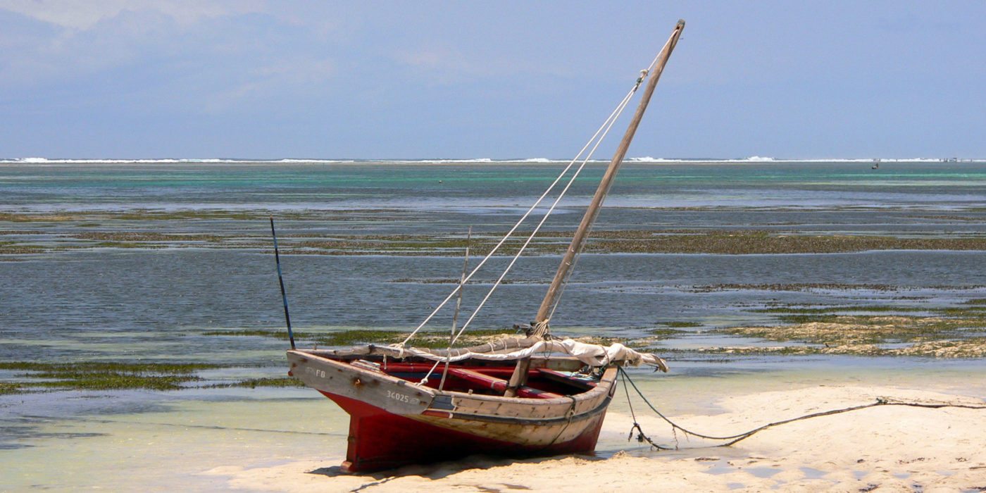 mombasa-beach-boat-kenya
