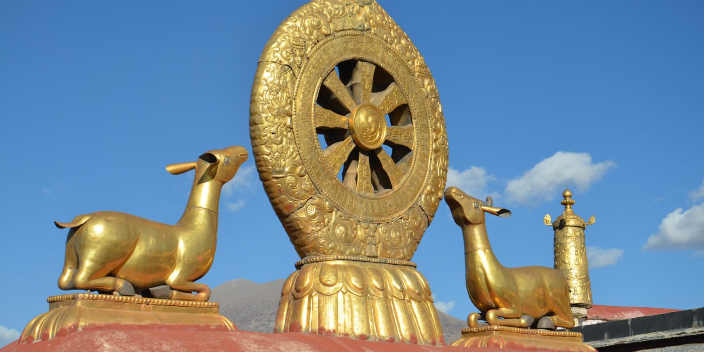 tibet-lhasa-jokhang-temple-roof