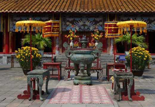 Royal_Palace_benches_Hue_Vietnam