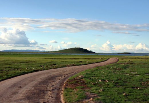 amboseli-road-kenya