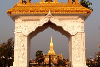 golden-pagoda-Vientiane-Laos