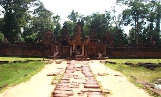 Siem_Reap_Path_to_Banteay_Srei_Cambodia