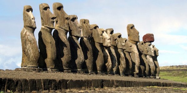 fifteen-moais-easter-island-Chile