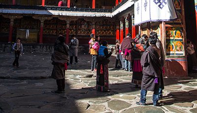 tibet-shigatse-monastery-buddhism
