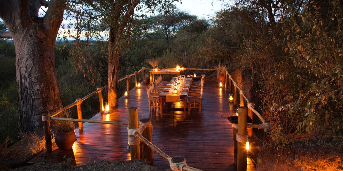 dining-terrace-under-baobab