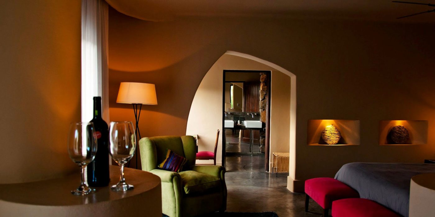 cavas-wine-lodge-livingroom