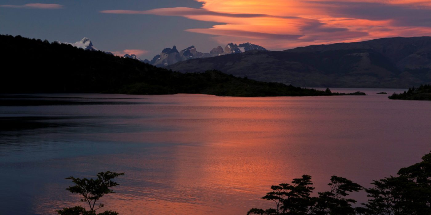 patagonia-camp-sunset-over-toro-lake