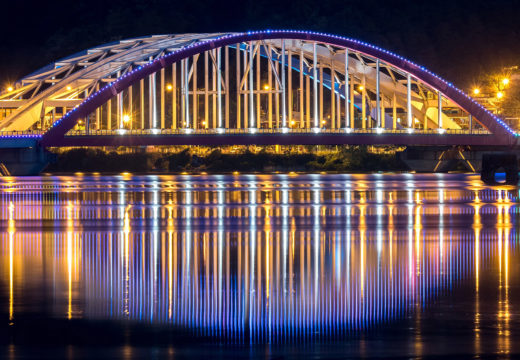 chuncheon-bridge-lighted-up-at-night-in-seoul-south-korea