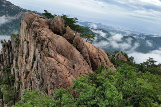 mt-seoraksan-mountain-rock-korea
