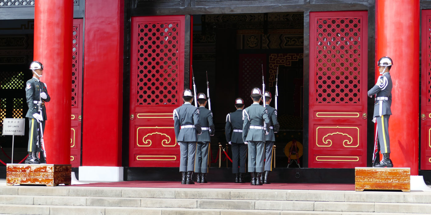 taiwan-taipei-capital-cenotaph-change-of-the-guards