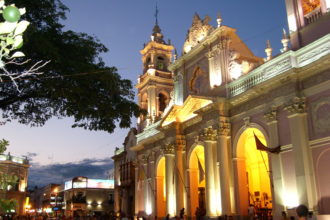 Catedral_de_Salta_-_Vista_nocturna_Argentina